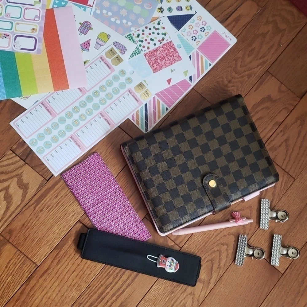 CHECKER A5 undated agenda with extras.